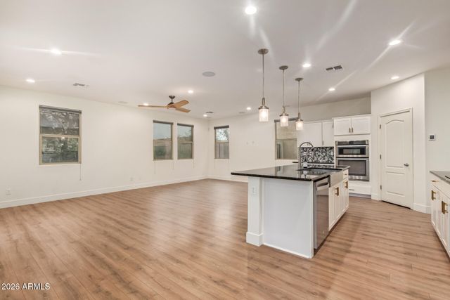 10843 E CALYPSO Avenue, Mesa, AZ 85208