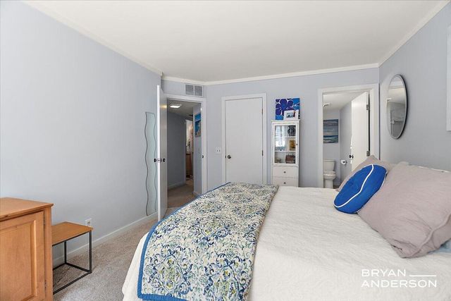 810 S Harbor Drive 22, Grand Haven, MI 49417