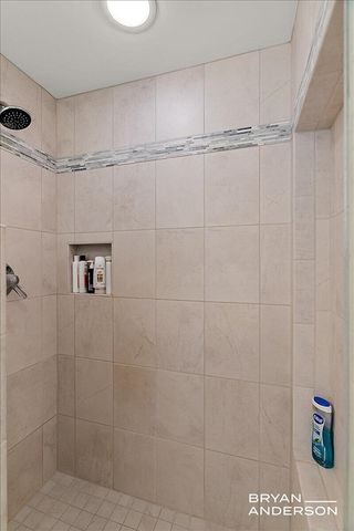 810 S Harbor Drive 22, Grand Haven, MI 49417