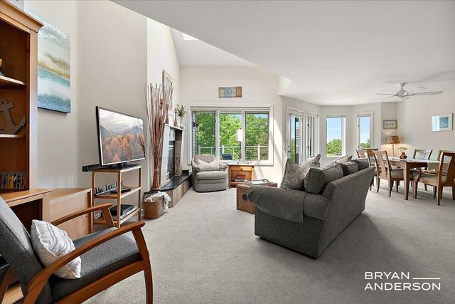 810 S Harbor Drive 22, Grand Haven, MI 49417