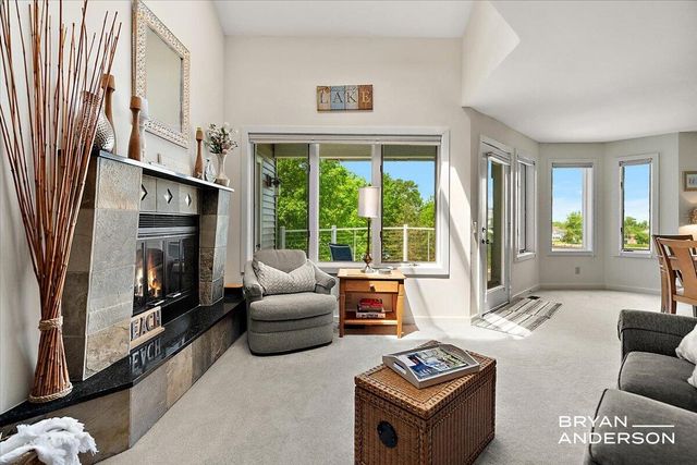 810 S Harbor Drive 22, Grand Haven, MI 49417