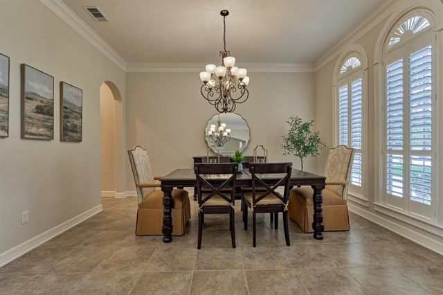 67 S Sage Sparrow Circle, Spring, TX 77389