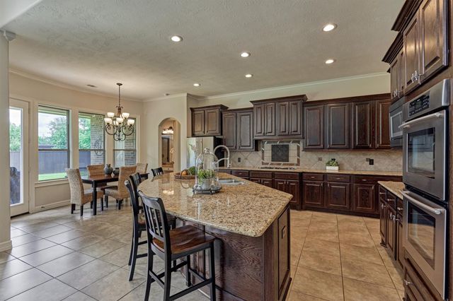 67 S Sage Sparrow Circle, Spring, TX 77389