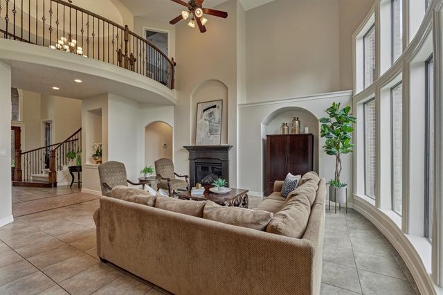 67 S Sage Sparrow Circle, Spring, TX 77389