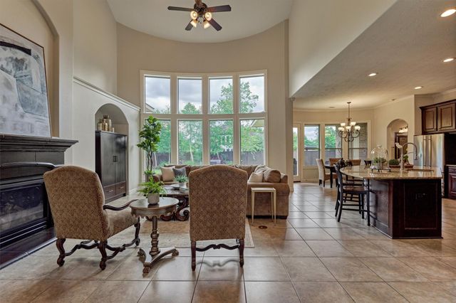 67 S Sage Sparrow Circle, Spring, TX 77389