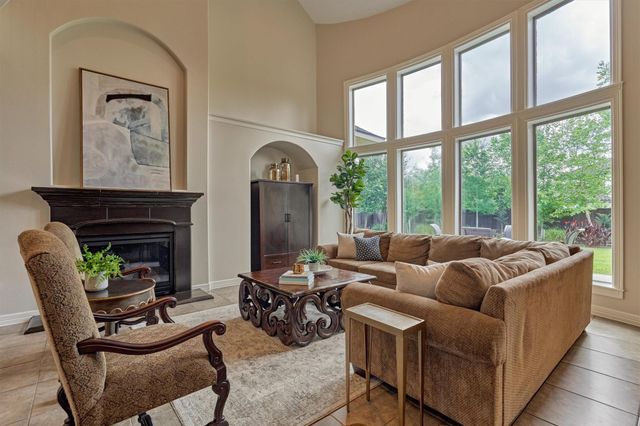 67 S Sage Sparrow Circle, Spring, TX 77389