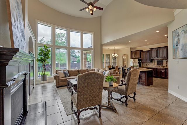 67 S Sage Sparrow Circle, Spring, TX 77389