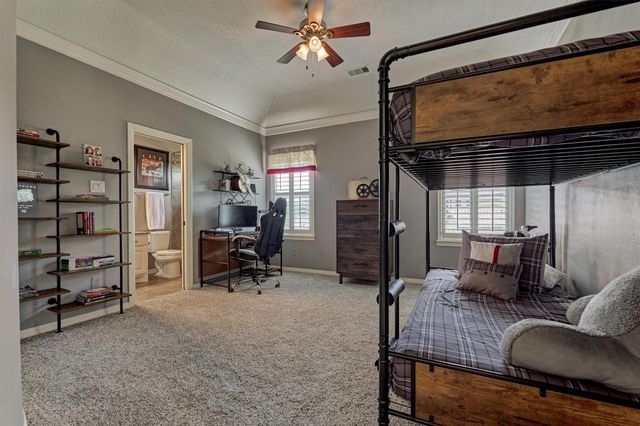 67 S Sage Sparrow Circle, Spring, TX 77389