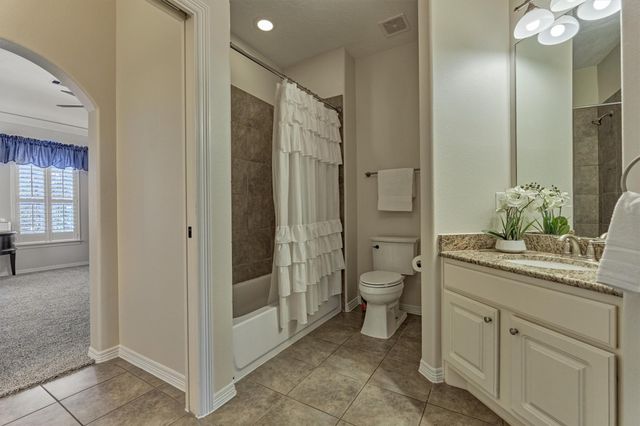 67 S Sage Sparrow Circle, Spring, TX 77389