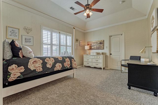 67 S Sage Sparrow Circle, Spring, TX 77389