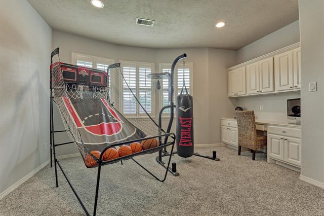 67 S Sage Sparrow Circle, Spring, TX 77389