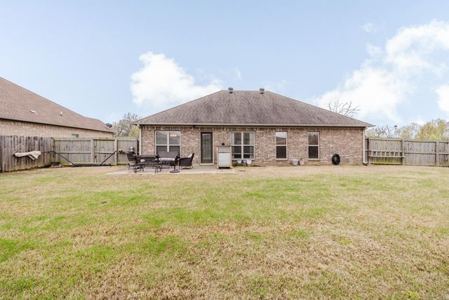 1200 Andrews Dr, Conway, AR 72032