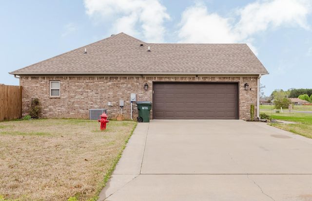 1200 Andrews Dr, Conway, AR 72032