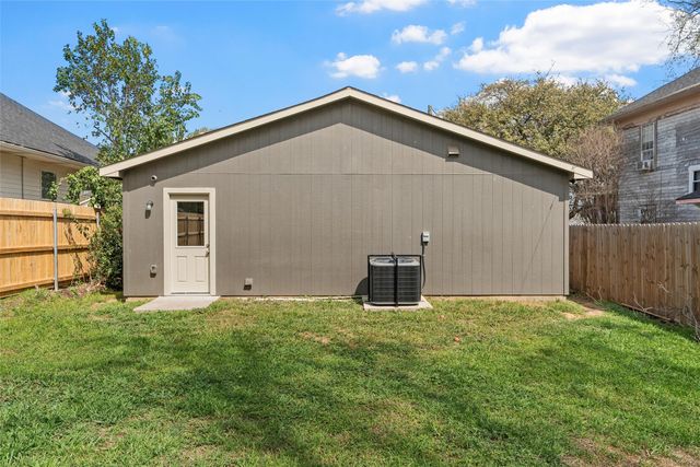 1124 N 13th Street, Waco, TX 76707