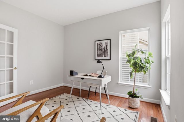 11401 CROWNWOOD LN, Rockville, MD 20850