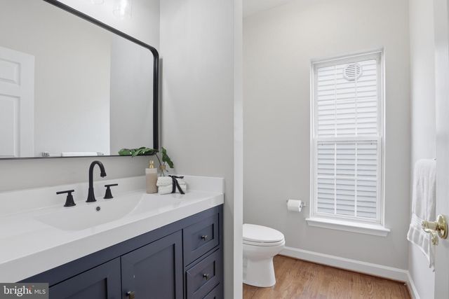 11401 CROWNWOOD LN, Rockville, MD 20850