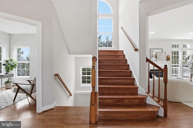 11401 CROWNWOOD LN, Rockville, MD 20850