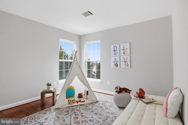 11401 CROWNWOOD LN, Rockville, MD 20850