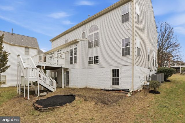 11401 CROWNWOOD LN, Rockville, MD 20850