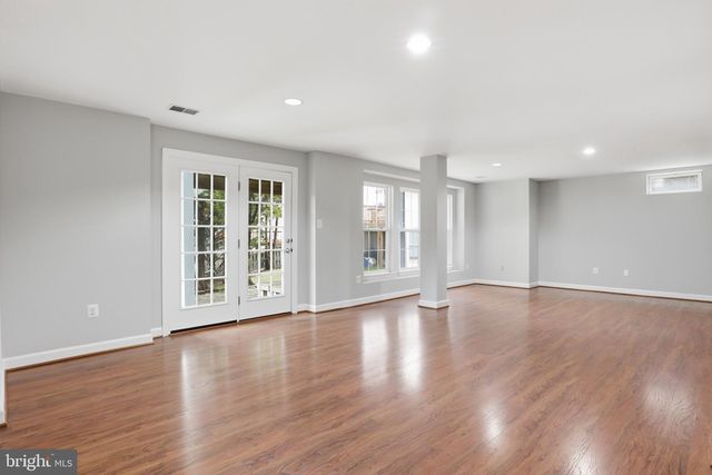 11401 CROWNWOOD LN, Rockville, MD 20850