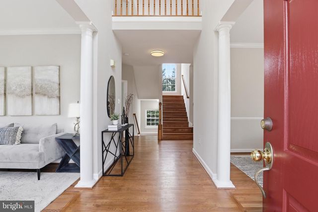 11401 CROWNWOOD LN, Rockville, MD 20850