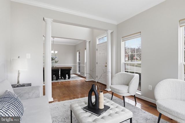 11401 CROWNWOOD LN, Rockville, MD 20850