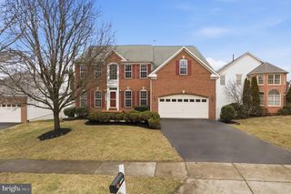11401 CROWNWOOD LN, Rockville, MD 20850