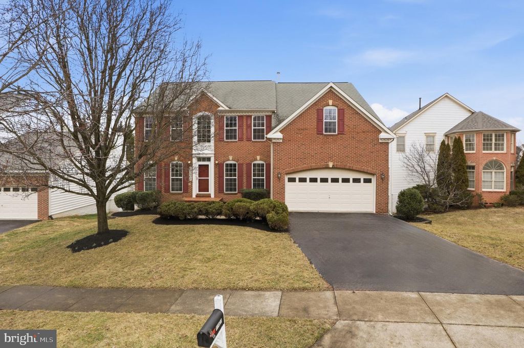 11401 CROWNWOOD LN, Rockville, MD 20850