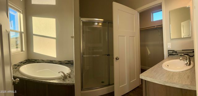 48983 N 5TH Avenue N, New River, AZ 85087