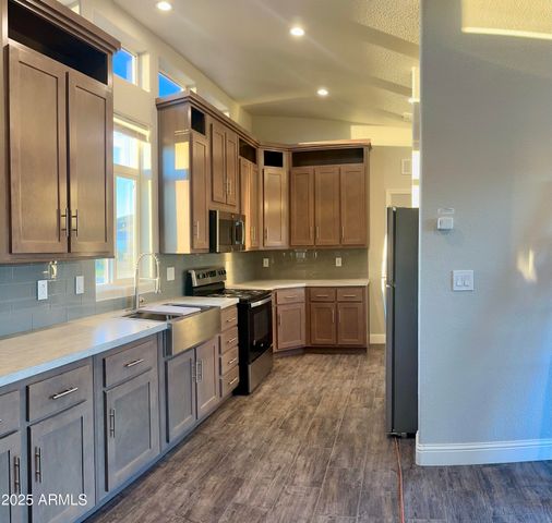 48983 N 5TH Avenue N, New River, AZ 85087