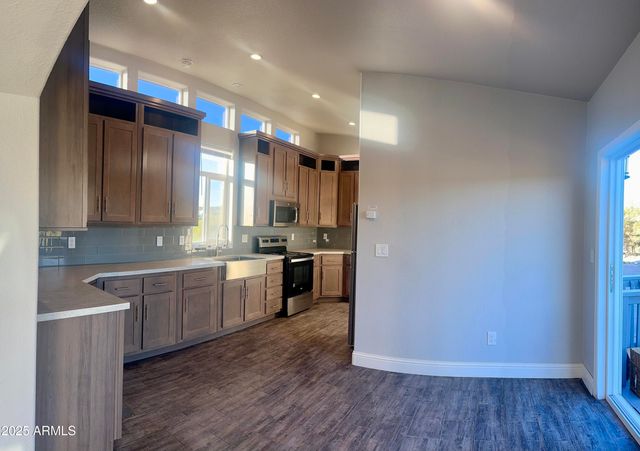 48983 N 5TH Avenue N, New River, AZ 85087