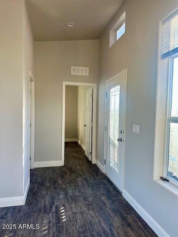 48983 N 5TH Avenue N, New River, AZ 85087