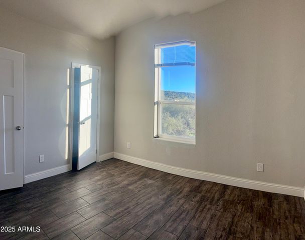 48983 N 5TH Avenue N, New River, AZ 85087