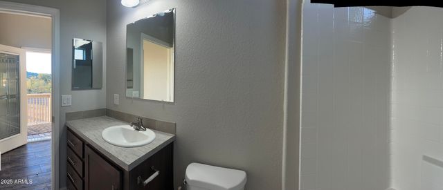 48983 N 5TH Avenue N, New River, AZ 85087