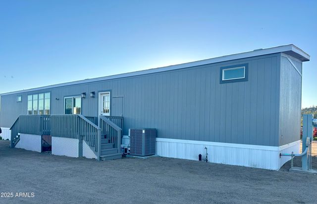 48983 N 5TH Avenue N, New River, AZ 85087