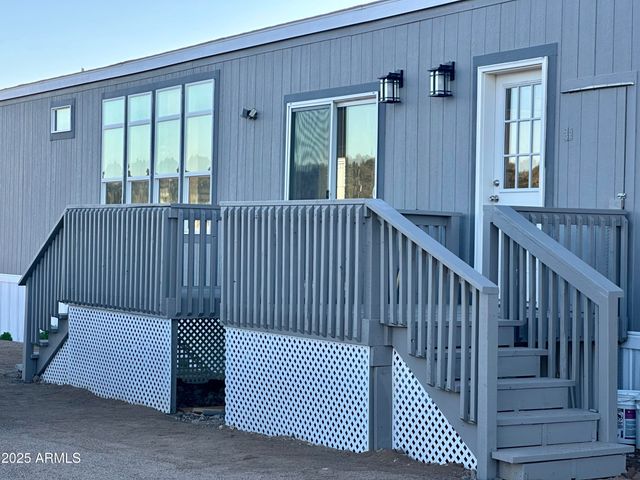 48983 N 5TH Avenue N, New River, AZ 85087