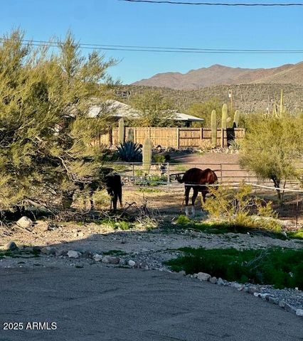 48983 N 5TH Avenue N, New River, AZ 85087