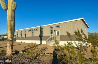 48983 N 5TH Avenue N, New River, AZ 85087