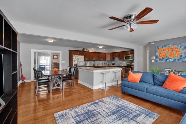 935 E 169th Street, South Holland, IL 60473
