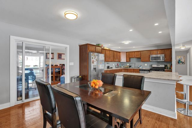 935 E 169th Street, South Holland, IL 60473