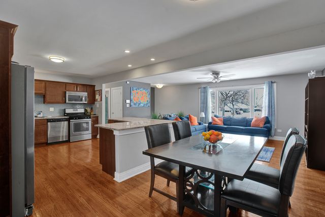 935 E 169th Street, South Holland, IL 60473