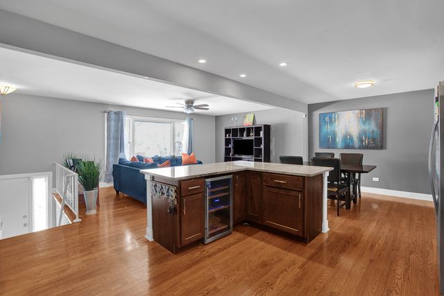 935 E 169th Street, South Holland, IL 60473
