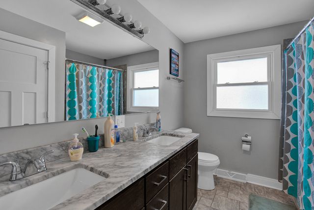 935 E 169th Street, South Holland, IL 60473