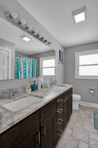 935 E 169th Street, South Holland, IL 60473