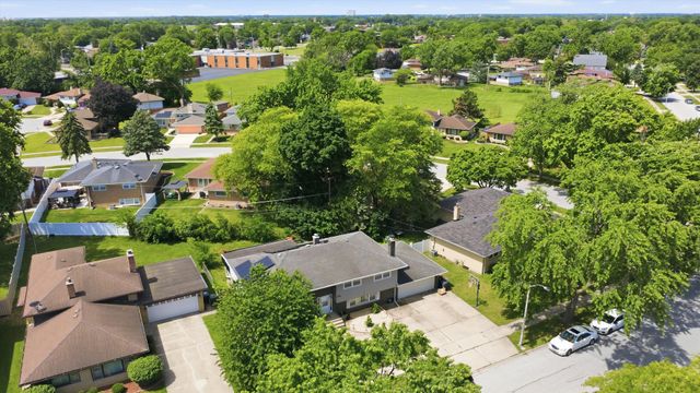 935 E 169th Street, South Holland, IL 60473