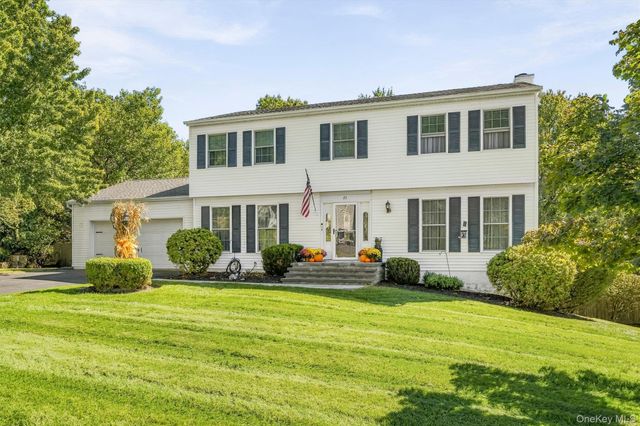 23 Clinton Drive, Washingtonville, NY 10992