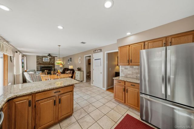 23 Clinton Drive, Washingtonville, NY 10992