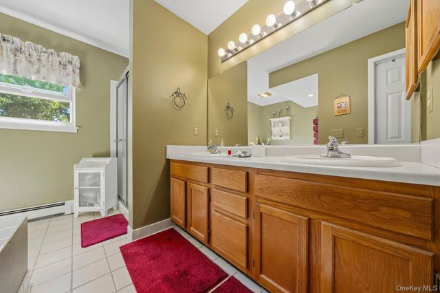 23 Clinton Drive, Washingtonville, NY 10992