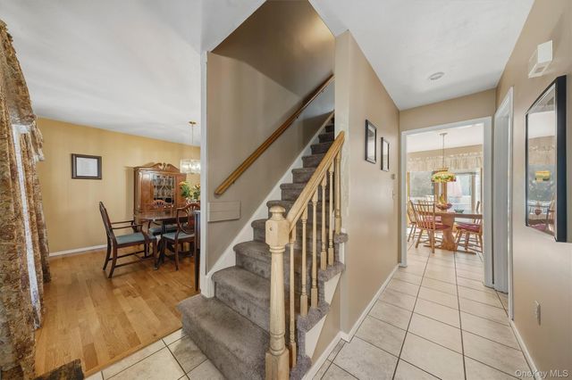23 Clinton Drive, Washingtonville, NY 10992
