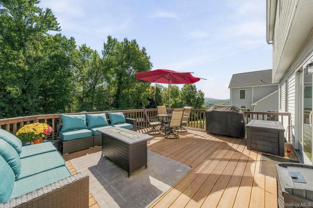 23 Clinton Drive, Washingtonville, NY 10992